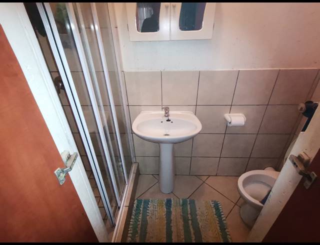 2 BEDROOM APARTMENT FOR SALE IN WATERVAL EAST